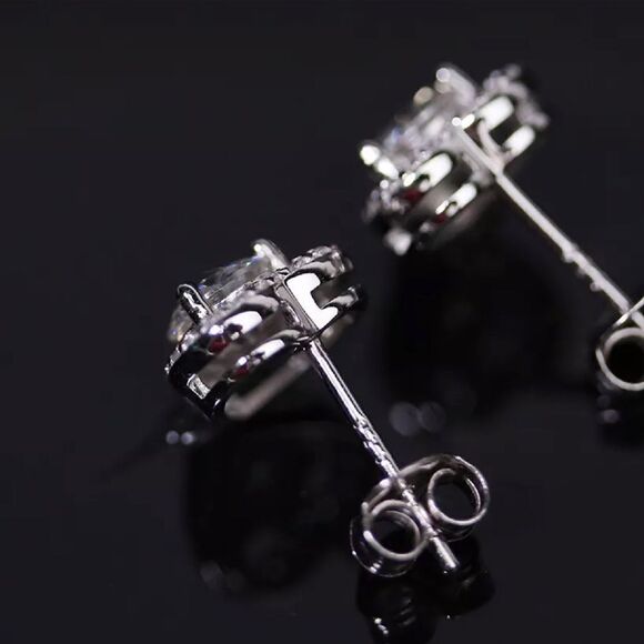 💎203💎 STUNNING DIAMOND MOISSANITE HALO HEART STUD EARRINGS BUNDLE WITH #201 - Picture 8 of 14